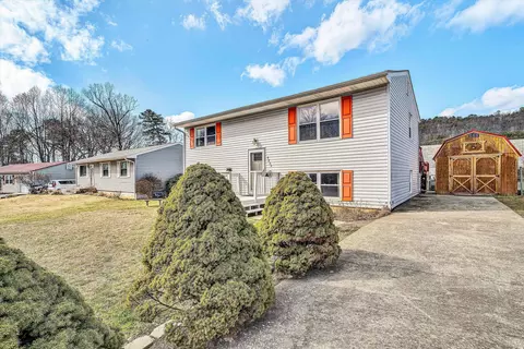8534 Brubaker Dr, Roanoke, VA 24019