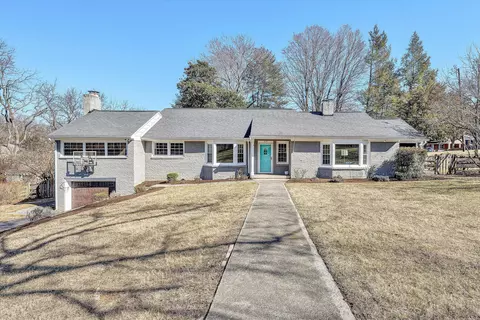 2616 Hollowdale Dr, Roanoke, VA 24018