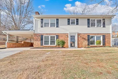 441 Aragona Dr, Vinton, VA 24179