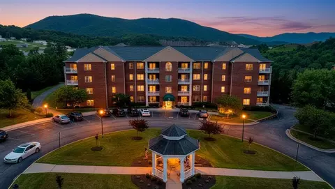 4448 Pheasant Ridge Rd SW #304, Roanoke, VA 24014
