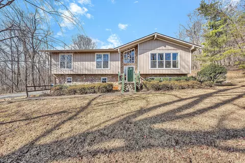221 Summer Cir, Boones Mill, VA 24065