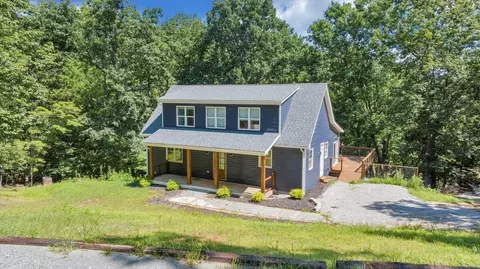 106 Sherwood Dr, Huddleston, VA 24104