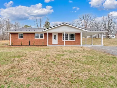 718 Perdue St, Martinsville, VA 24112