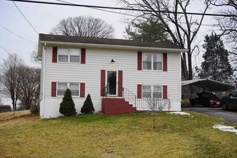 5320 Cove Rd NW, Roanoke, VA 24019