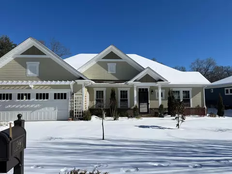 1942 Maple Leaf Dr SW, Roanoke, VA 24018