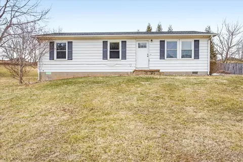 1249 Blue Ridge Tpke, Fincastle, VA 24090