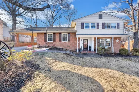 2831 Westclub Dr, Salem, VA 24153