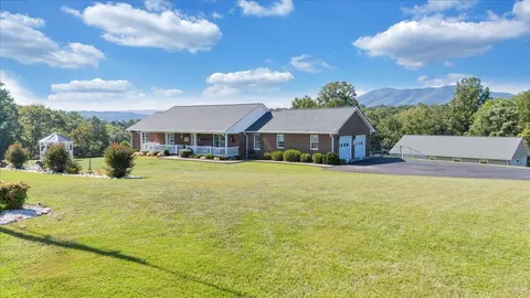 3991 Green Level Rd, Rocky Mount, VA 24151