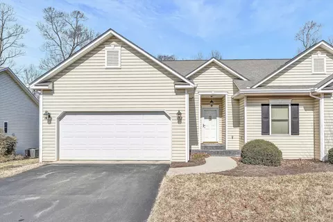 51 Fairway Oaks Dr #8, Hardy, VA 24101