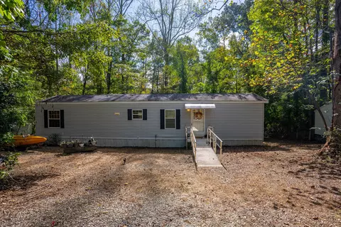 105 Whisperridge Ct, Moneta, VA 24121
