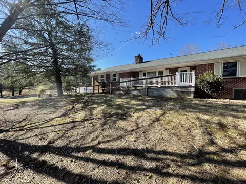 2047 Botetourt Rd, Fincastle, VA 24090