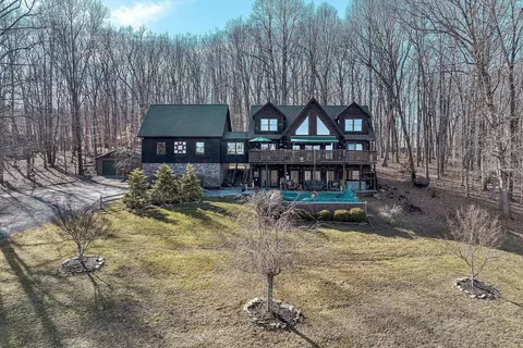 946 High Meadows Dr, Wirtz, VA 24184