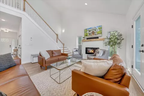 Living - 1373 Thomason Ln, Goodview, VA 24095 photo 4 of 6