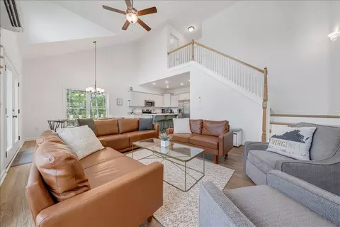 Living - 1373 Thomason Ln, Goodview, VA 24095 photo 5 of 6