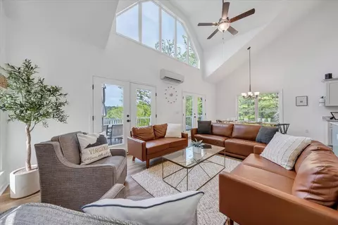 Living - 1373 Thomason Ln, Goodview, VA 24095 photo 2 of 6