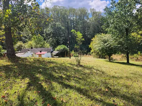 8727 W Lynchburg Salem, Thaxton, VA 24174