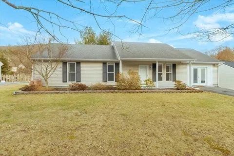 4735 Ichabod Cir NE, Roanoke, VA 24019