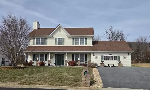 1921 Bloomfield Ave, Roanoke, VA 24012