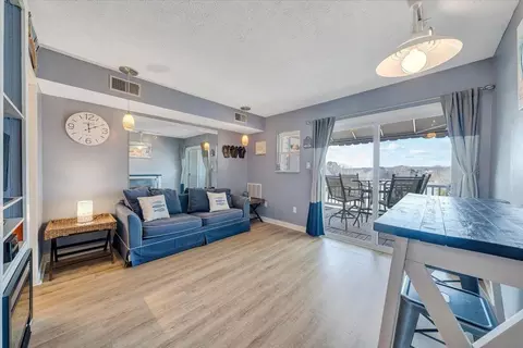 1089 Bluewater Dr #411, Moneta, VA 24121