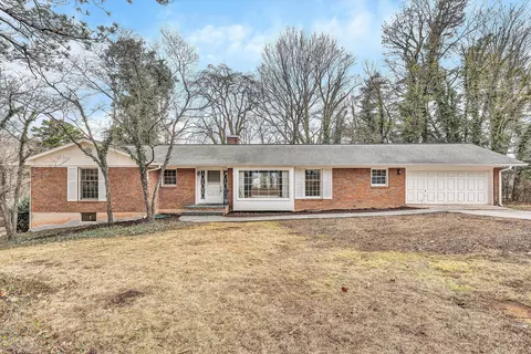 3751 Londonderry Dr SW, Roanoke, VA 24014