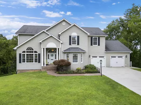 2285 Lubna Dr, Christiansburg, VA 24073