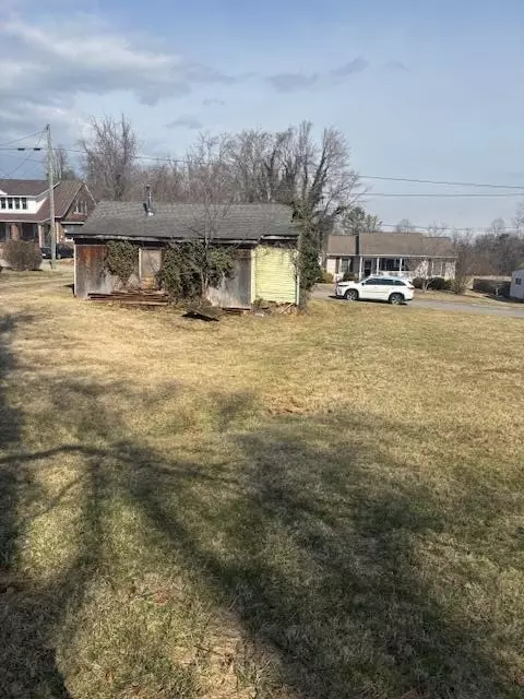 360 Patterson Ave, Rocky Mount, VA 24151
