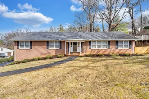 501 Darwin Rd SW, Roanoke, VA 24014