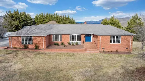 7951 Barrens Rd, Roanoke, VA 24019