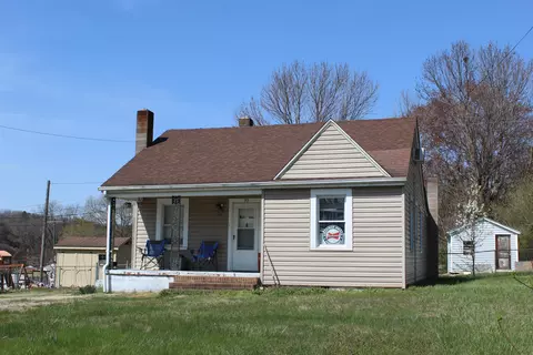 53 Sunrise Ave, Martinsville, VA 24112