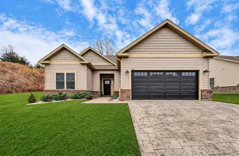 7011 Linn Cove Ct, Roanoke, VA 24018