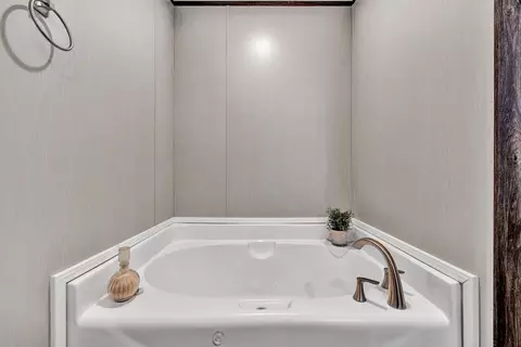 2206 Lipscomb Rd, Moneta, VA 24121 photo 18