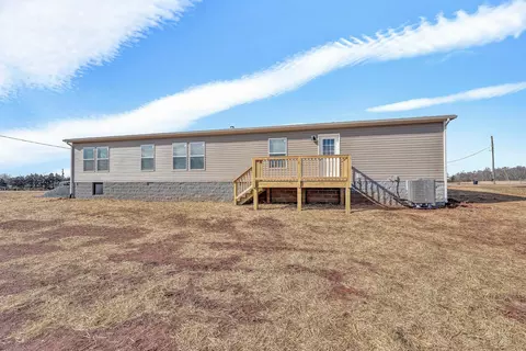 2206 Lipscomb Rd, Moneta, VA 24121 photo 4