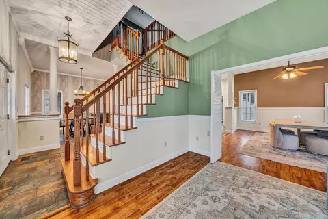 Entry Way - 116 Dustys Rd, Covington, VA 24426 photo 5 of 9