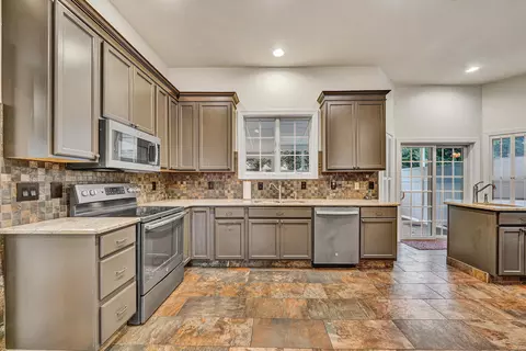 Kitchen - 116 Dustys Rd, Covington, VA 24426 photo 1 of 5
