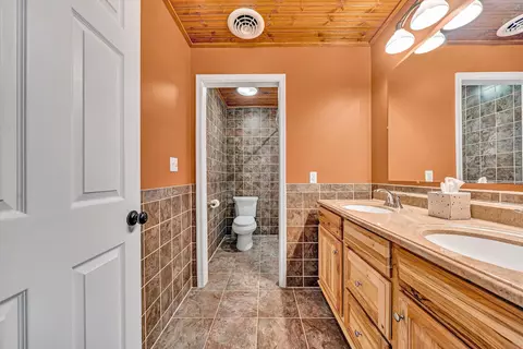 Bath - 116 Dustys Rd, Covington, VA 24426 photo 10 of 12