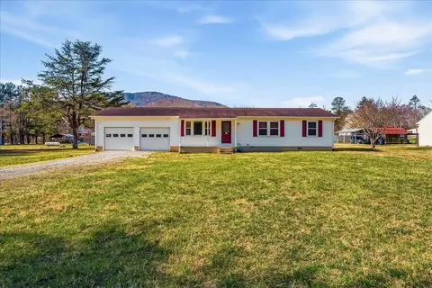 3320 John Mason Rd, Salem, VA 24153
