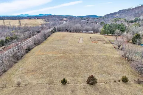 View/Area - 1045 Emerald Dr, Goodview, VA 24095 photo 7 of 10