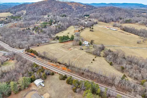 View/Area - 1045 Emerald Dr, Goodview, VA 24095 photo 6 of 10