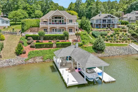 325 Bull Run Trl, Penhook, VA 24137
