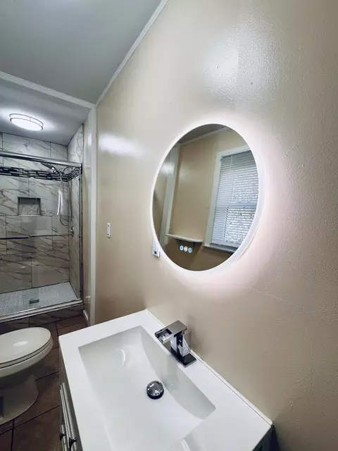 Bath - 319 E Hazel St, Covington, VA 24426 photo 2 of 3