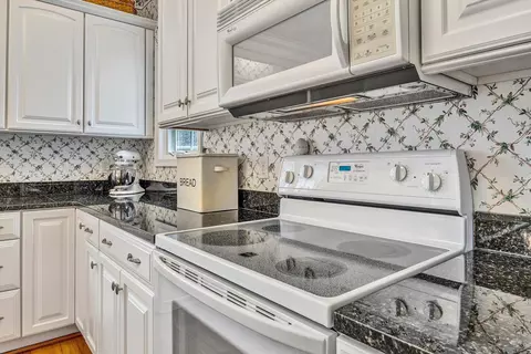 Kitchen - 115 Sconset Dr, Penhook, VA 24137 photo 5 of 6
