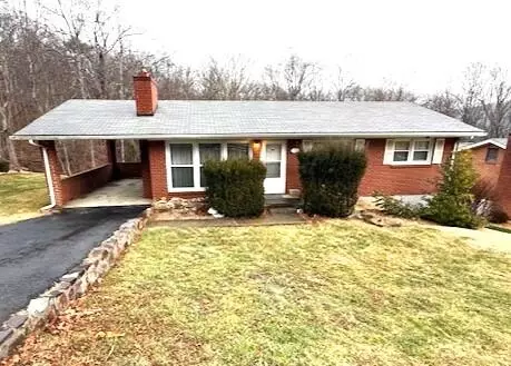 607 Heatherton Dr, Covington, VA 24426
