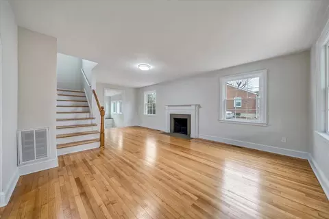 Living - 204 Beech St NW, Roanoke, VA 24017 photo 1 of 12