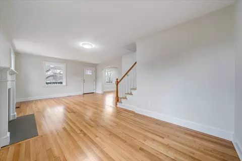 Living - 204 Beech St NW, Roanoke, VA 24017 photo 5 of 12