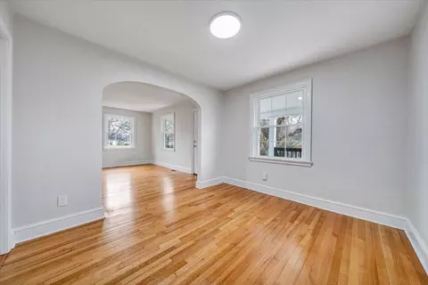 Living - 204 Beech St NW, Roanoke, VA 24017 photo 9 of 12