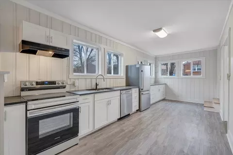 Kitchen - 204 Beech St NW, Roanoke, VA 24017 photo 2 of 4