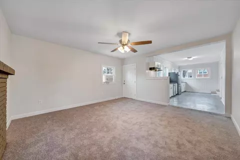 Living - 204 Beech St NW, Roanoke, VA 24017 photo 12 of 12