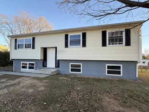 3808 Red Fox Dr NW, Roanoke, VA 24017
