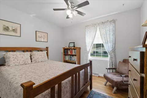 Bedroom - 2121 Sunburst Rd, Evington, VA 24550 photo 5 of 6