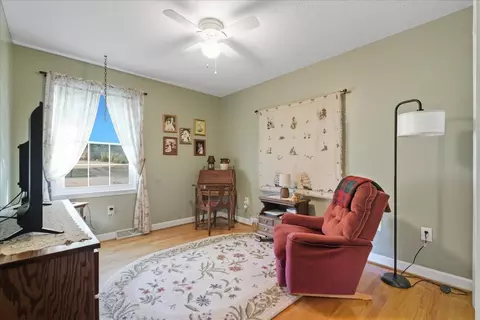 Bedroom - 2121 Sunburst Rd, Evington, VA 24550 photo 4 of 6